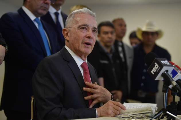 “El actual Congreso revocó su legitimidad para aprobar leyes”: Uribe 