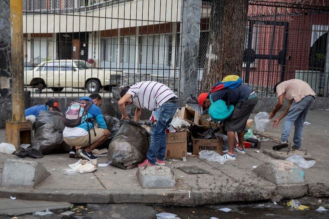 Los venezolanos están cada vez más pobres: sin agua, luz, medicinas y otros productos de primera necesidad.