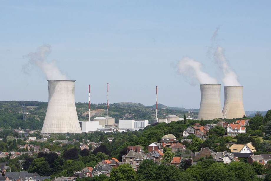 Los tres reactores de Tihange y los cuatro de Doel se construyeron entre 1975 y 1985 y, salvo prolongaciones, se irán clausurando definitivamente entre 2022 y 2025.