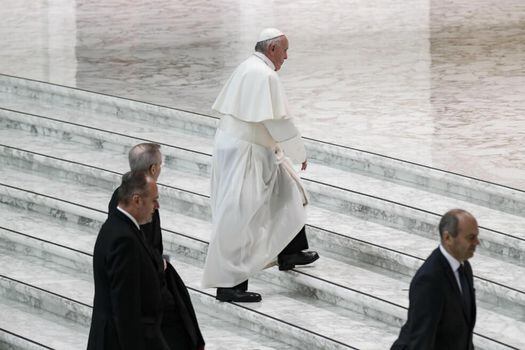 El papa Francisco recibirá en el Vaticano a los líderes de las conferencias episcopales del mundo para una cumbre en la que se abordarán las denuncias sobre abuso sexual que recaen sobre la Iglesia. / EFE