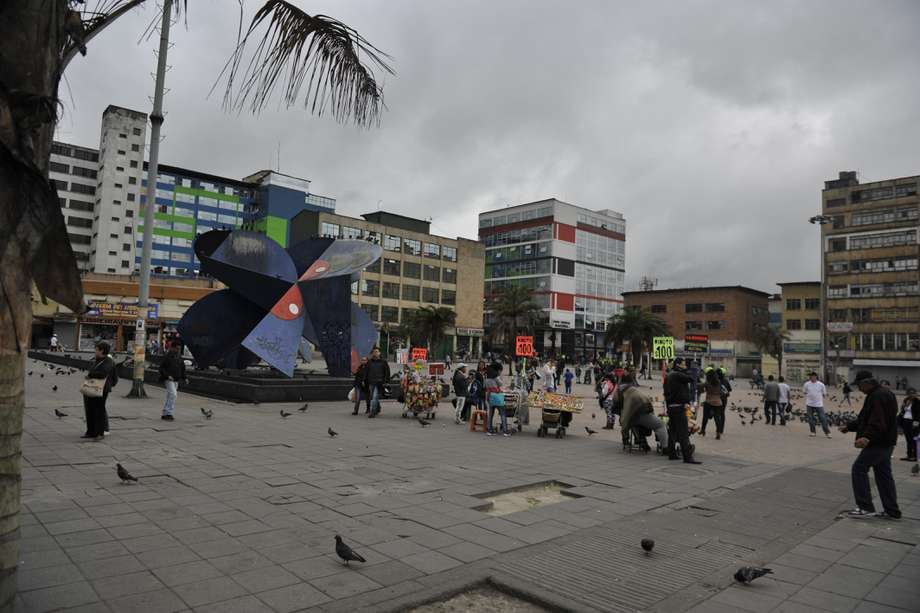 La plaza de la Mariposa, San Victorino, es uno de los epicentros populares de la historia económica de Bogotá. Para algunos ciudadanos es una zona de robos, mientras que para otros es un sector con gran tradición cultural e histórica. 