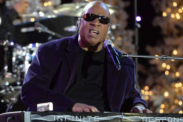 Stevie Wonder agita la industria musical con dos lanzamientos