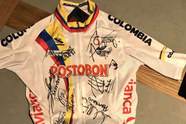 Selección colombiana de ciclismo subasta uniforme para ayudar a víctimas del sismo en México
