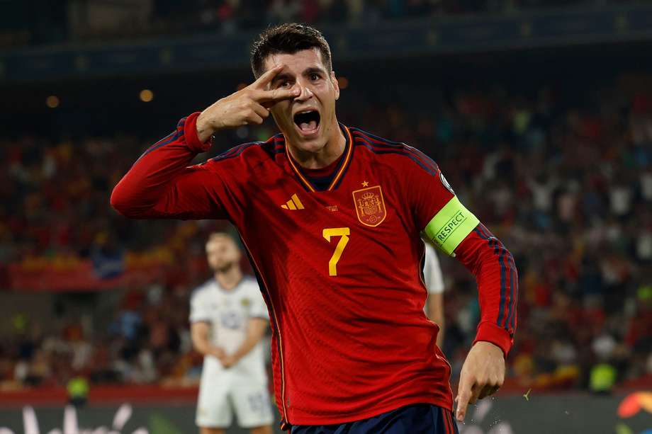 Álvaro Morata firmó el 2-0 definitivo con el que la selección de España venció a Escocia en Sevilla.