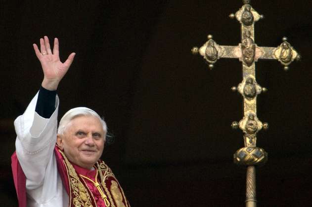 Muere Benedicto XVI: la historia del único papa en renunciar al cargo en 600 años