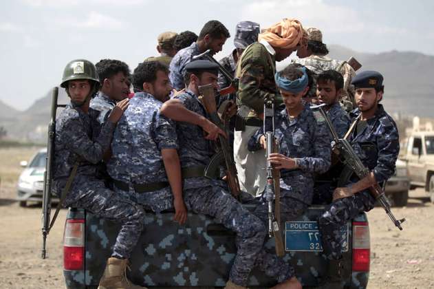 Coalición saudí lanza ofensiva militar en Yemen, en respuesta a ataques a refinerías