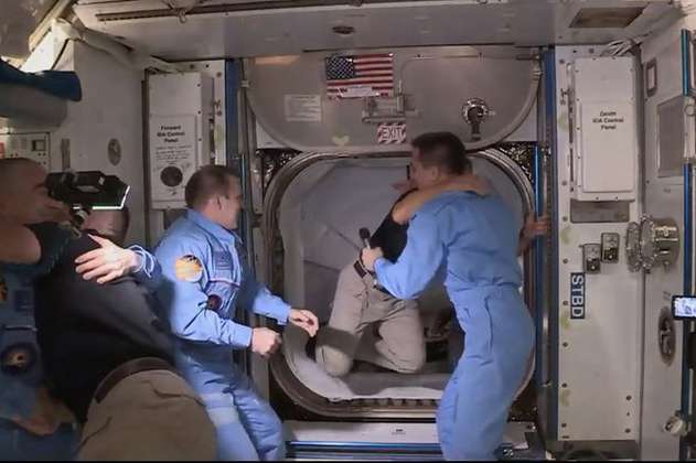 Astronautas de la Crew Dragon salen a una nueva caminata espacial 