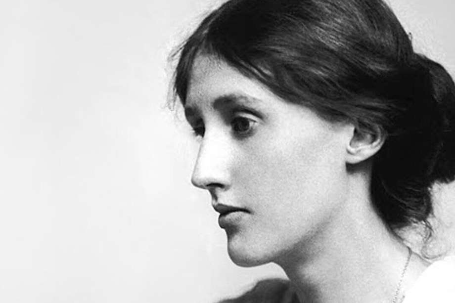 Virginia Woolf (foto) afirmaba que “No hay necesidad de apresurarse. No hay necesidad de brillar. No es necesario ser nadie más que uno mismo”.