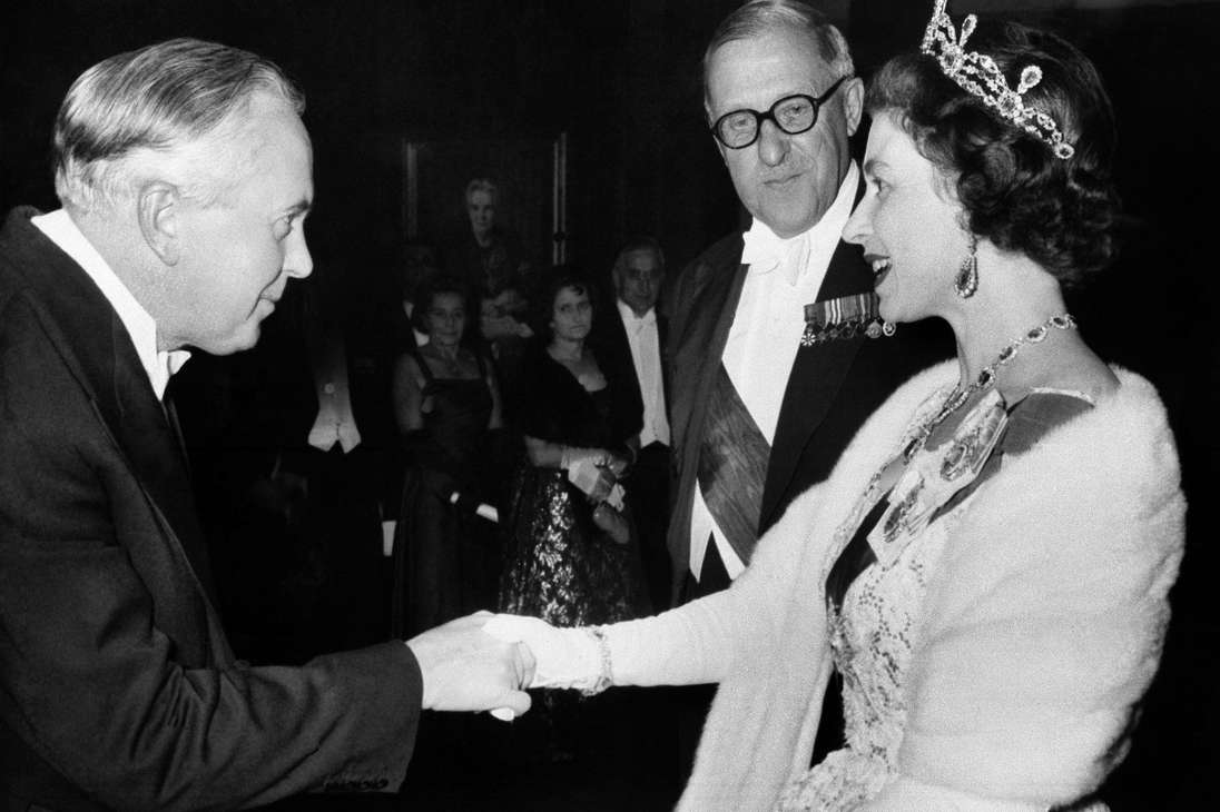 La Reina Isabel II y Harold Wilson (1964-1970) (1974-1976).