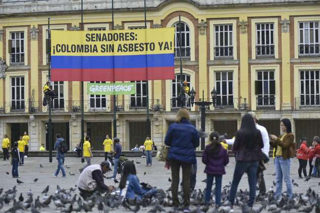 Greenpeace protestó por uso de asbesto en la Plaza de Bolívar