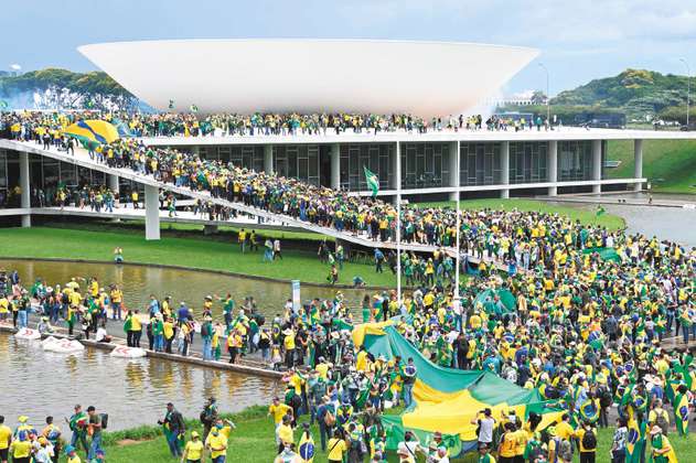 Bolsonaro deberá declarar por los ataques del 8 de enero, dijo la Corte Suprema