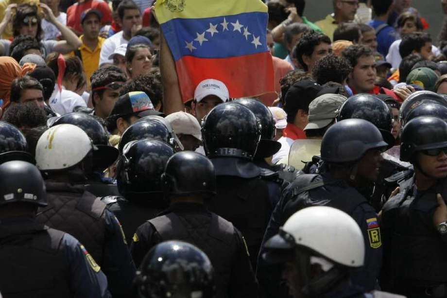 La crisis social en Venezuela está en su momento más complejo por la falta de gasolina y la escasez general en las regiones. / EFE 


