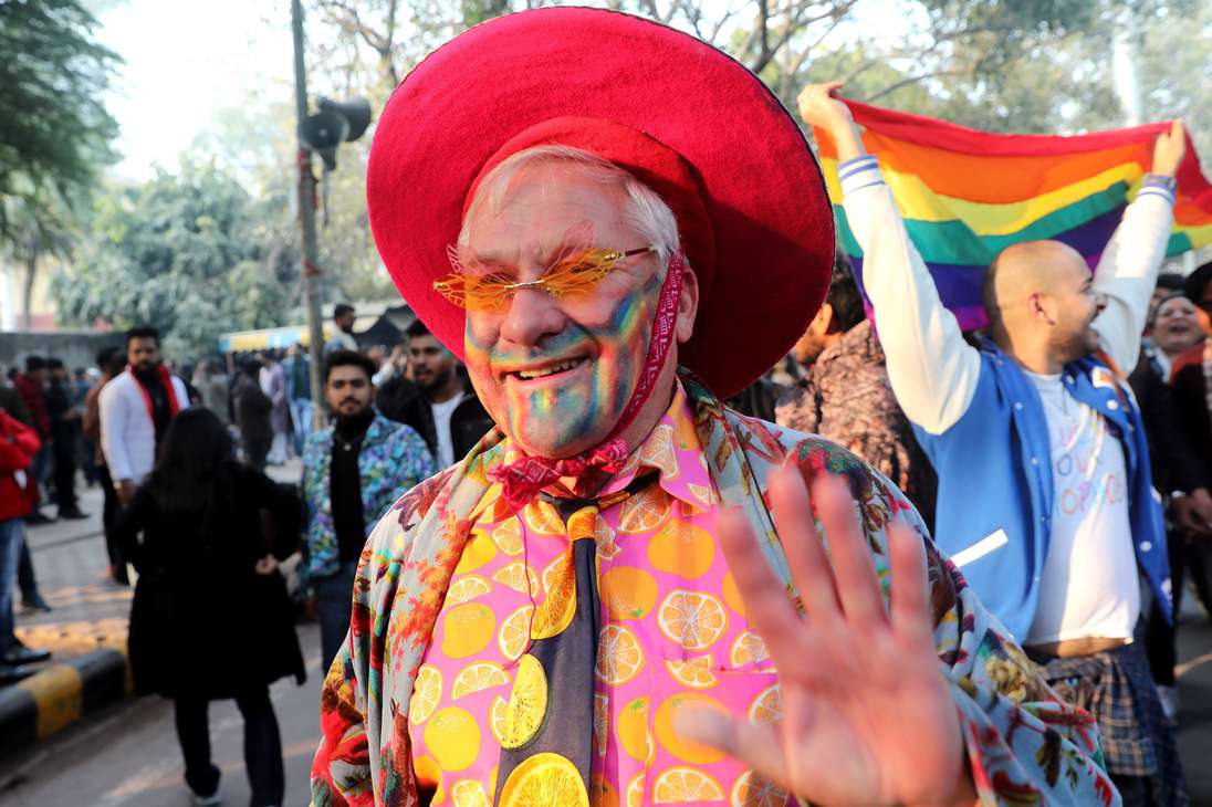 New Delhi (India), 08/01/2023.- A participant during the Delhi Queer Pride 2022-23 March organized by the LGBT community in New Delhi, India, 08 January 2023. Thousands of people in colorful outfits took to the streets to support LGBT community seeking support to end to discrimination against them. (Estados Unidos, Nueva Delhi) EFE/EPA/HARISH TYAGI