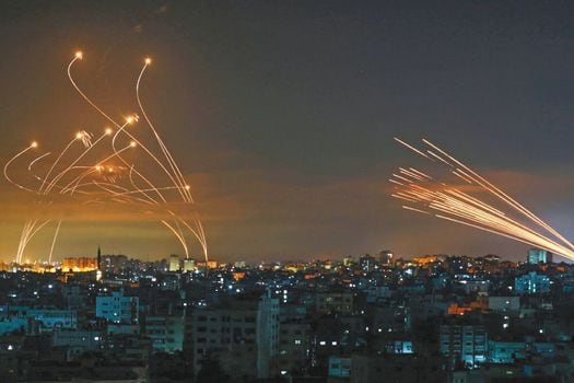 El cruce de cohetes ha dejado a la población israelí y palestina en medio del miedo y la incertidumbre.