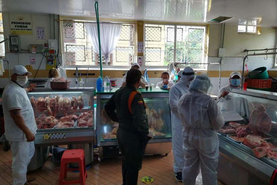 Profesionales epidemiológos, médicos y auxiliares de la Secretaría de Salud de Santander llegaron a San Gil para buscar casos de COVID-19.