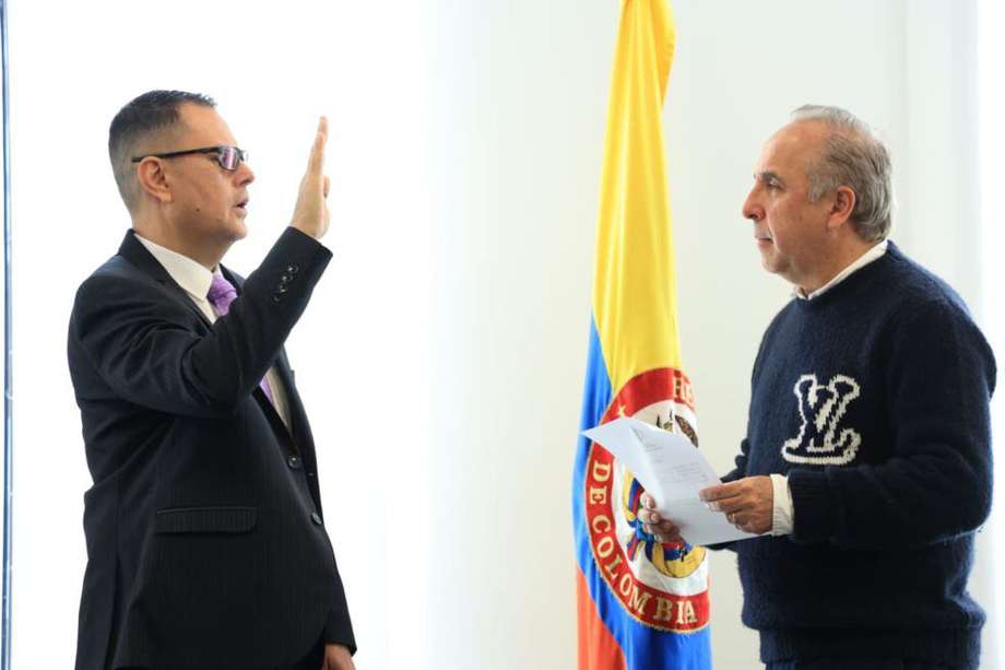 Posesión de Juan Carlos Beltrán, nuevo
director de la Agencia Nacional de Seguridad Vial.
