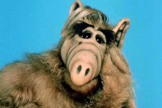 "Alf" fue creada por Paul Fusco y Tom Patchett, con Fusco ejerciendo también como titiritero y voz detrás del personaje del planeta Melmac. / Cortesía 