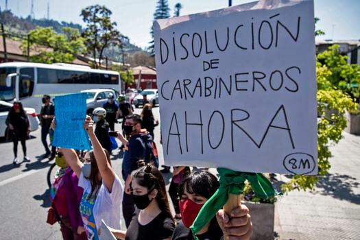 Desde las protestas de 2019, los chilenos están pidiendo por una transformación de la policía. 
