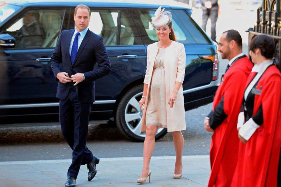 La duquesa de Cambridge dará a luz a mediados de mes a su primogénito y tercero en la línea de sucesión al trono inglés. / AFP