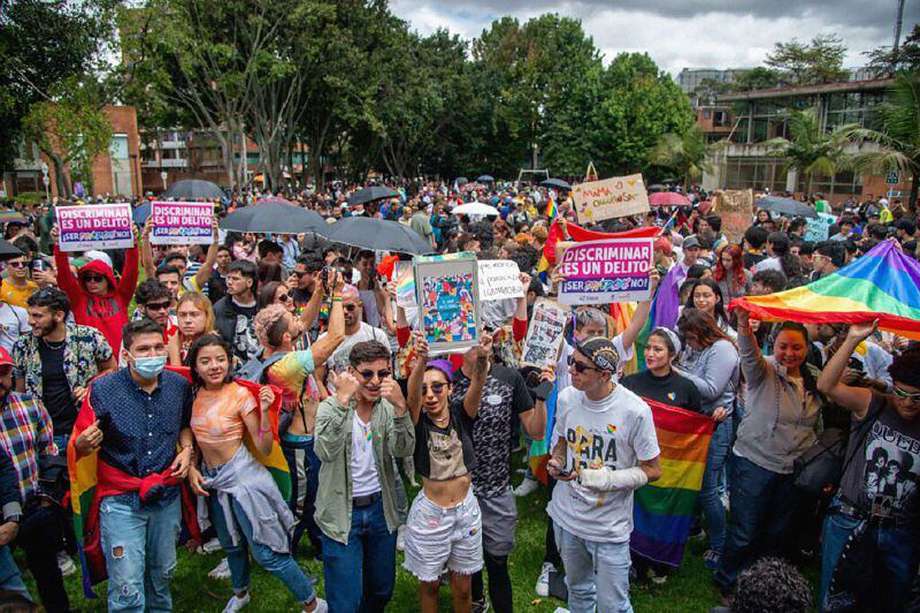 La organización Sentiido censó a la población menor de edad LGTBI+ en Colombia, en ámbitos como su entorno educativo y la familia. 