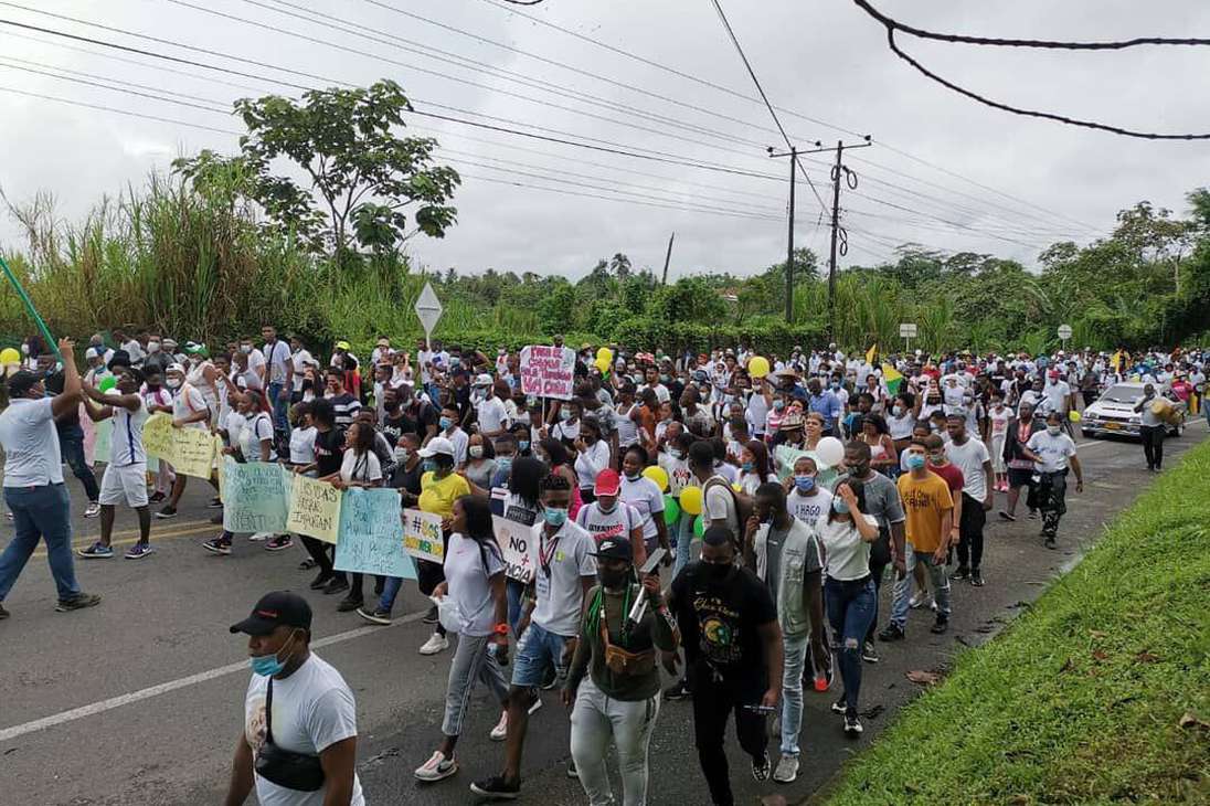 Fotografías de la marcha en las calles de Buenaventura el 7 de febrero de 2021.