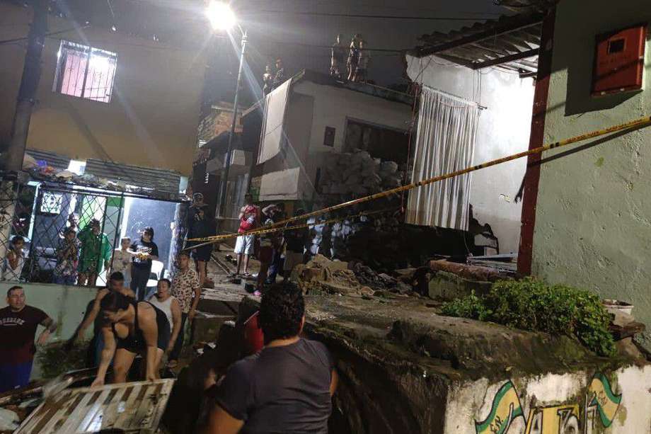En el barrio Transición se presentó una emergencia por el derrumbe de una estructura.