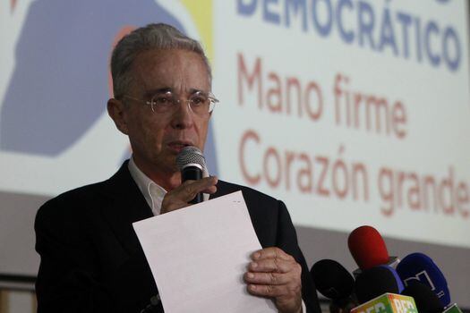 La Corte Suprema de Justicia pidió investigar al senador Álvaro Uribe Vélez por una posible participación en la manipulación de testigos en contra del senador Iván Cepeda. / EFE