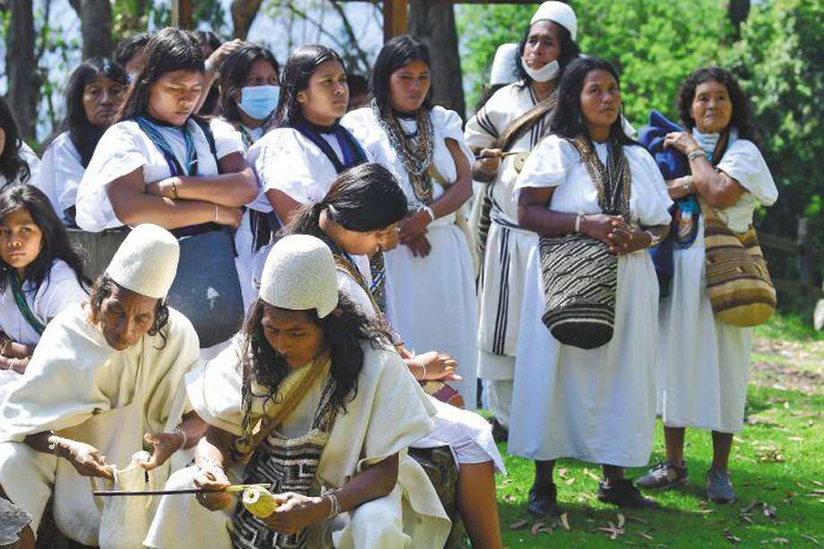 Indigenas Arhuacos de la Sierra Nevada de Santa Marta hacen pagamento en Monserrate