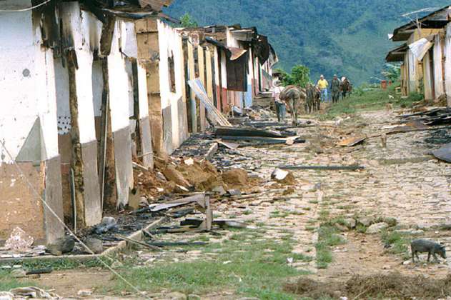 Masacre de El Aro: documentos alertaban de un ataque inminente en Ituango 