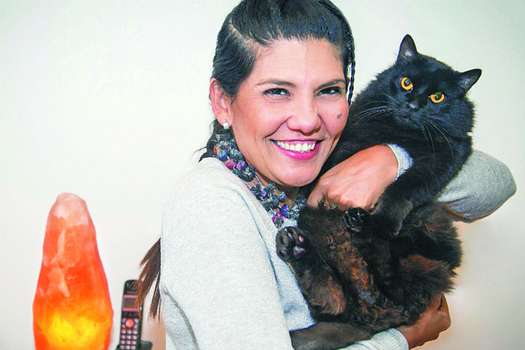 En los últimos años, Xiomara  Rodríguez se convirtió en un personaje mediático. Dice que tiene el don de comunicarse con los animales. / Revista Vea