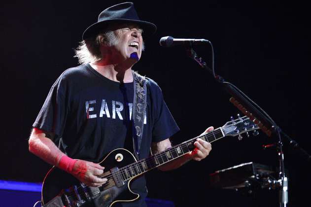 "Fireside Sessions": la música online con la que Neil Young combate el aislamiento