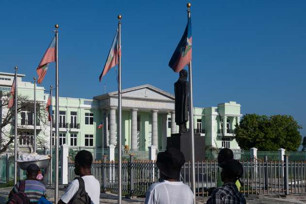 Bandas armadas asaltan la Biblioteca Nacional de Haití 