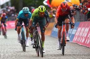 Colombia en el podio: Daniel Martínez fue segundo en la etapa 2 del Giro de Italia