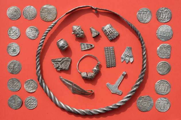 Encuentran tesoro vikingo de más de 1.000 años