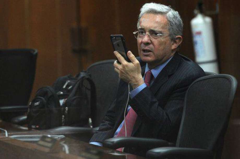 El senador Álvaro Uribe presentó su renuncia este martes. / Archivo