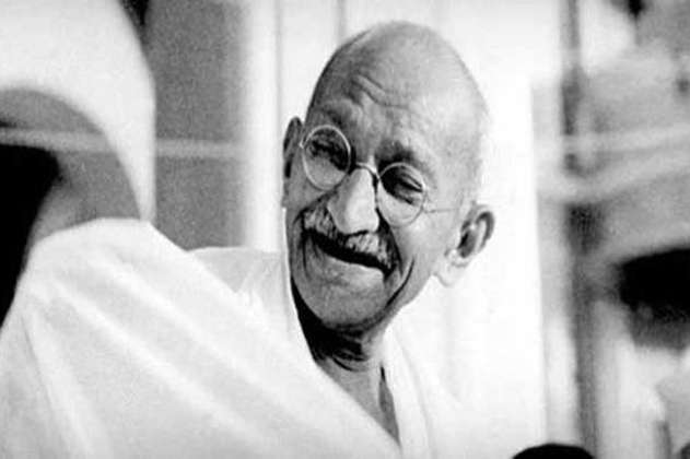 Mahatma Gandhi: La dignidad de una bala