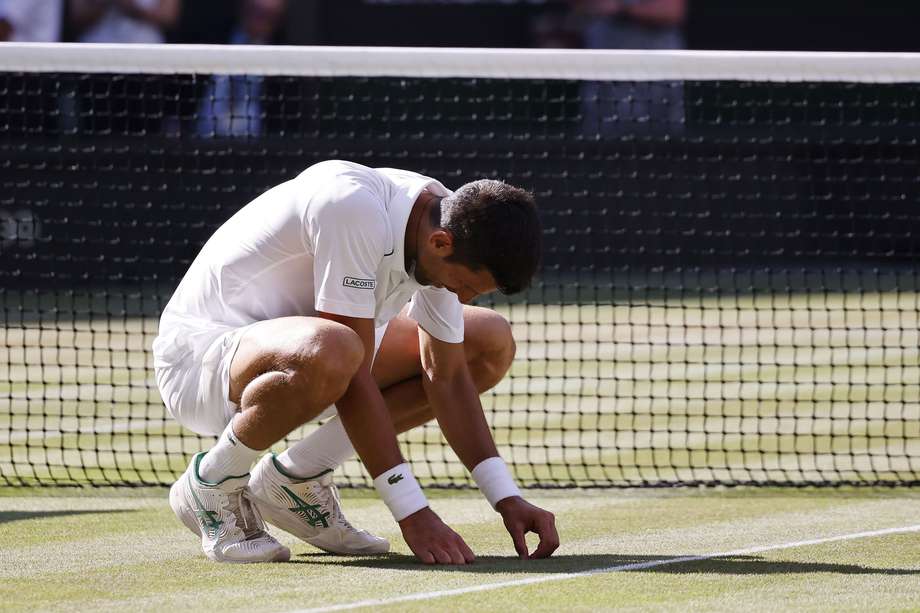 Djokovic en la final de Wimbledon 2022. // EFE/EPA/TOLGA AKMEN EDITORIAL USE ONLY
