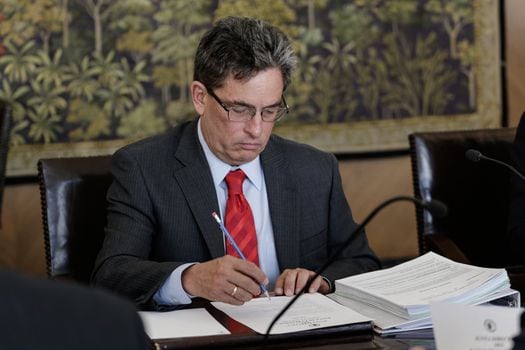 Alberto Carrasquilla ya había ocupado el Ministerio de Hacienda entre 2003 y 2007.
