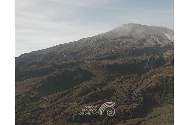 Aumenta actividad del volcán Nevado del Ruiz, pero continúa en alerta amarilla