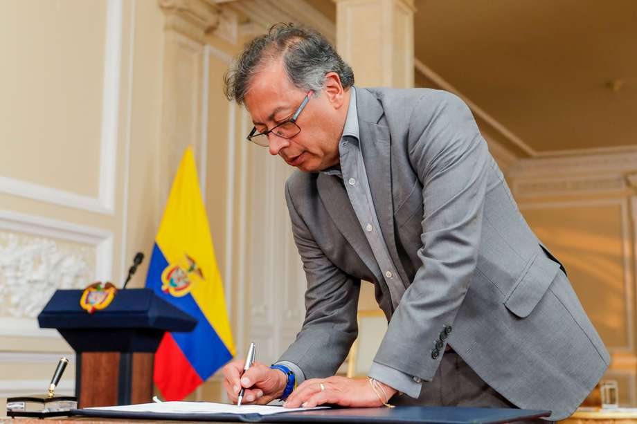 Presidente Gustavo Petro firmó los decretos mediante los cuales se oficializan los nombramientos de los magistrados del Consejo de Estado.