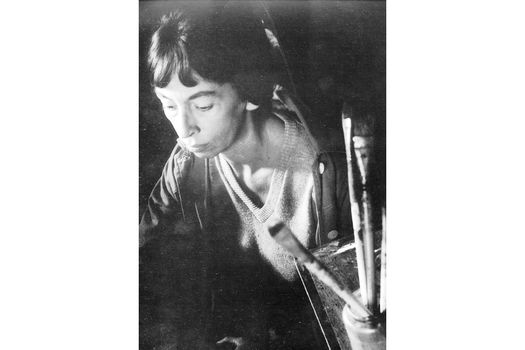 Desde una perspectiva de género, Cecilia Porras integró la pequeña nómina de mujeres artistas que rompió con los modelos académicos decimonónicos y fue pionera del arte abstracto en el Caribe colombiano. / Nereo López
 “Ángel volando en la noche” (1957), de Cecilia Porras.