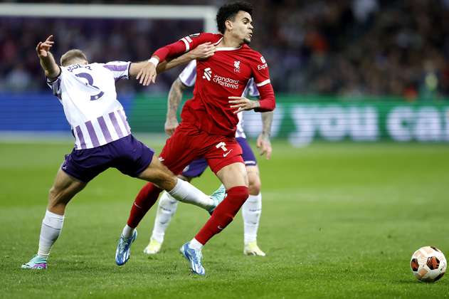Liverpool cayó con Toulouse en el regreso de Luis Díaz a la titularidad