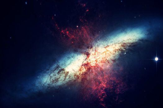 A diferencia de sus primos menos masivos, que se detectaron por primera vez en 2016, los agujeros negros supermasivos son alimentados por discos de gas que los rodean como rosquillas. / Pixabay