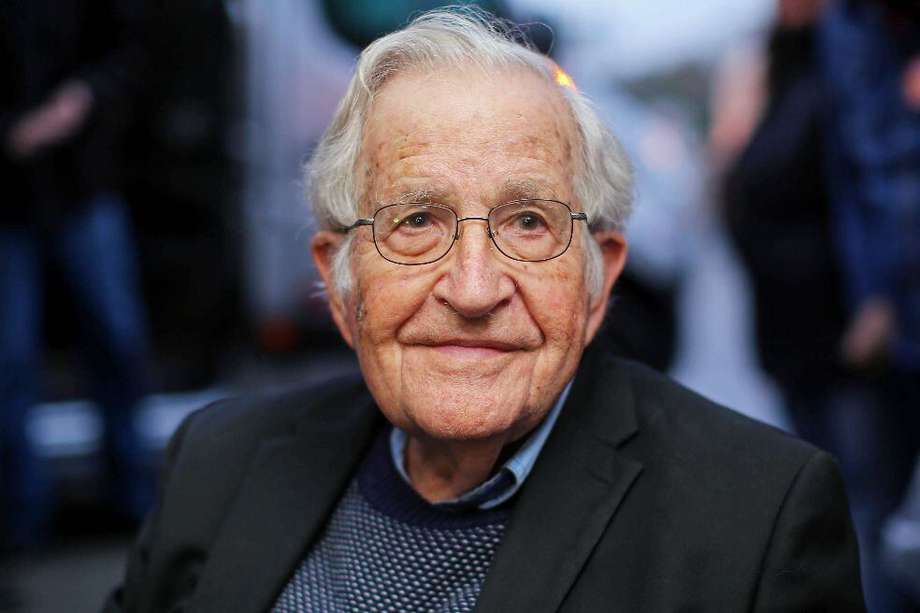 El lingüista Noam Chomsky es profesor emérito de Instituto de Tecnología de Massachusetts (MIT).