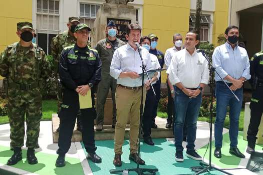 En el consejo de seguridad participaron el ministro de defensa, el director general de la Policía, el gobernador de Santander y los alcaldes del área metropolitana de Bucaramanga.