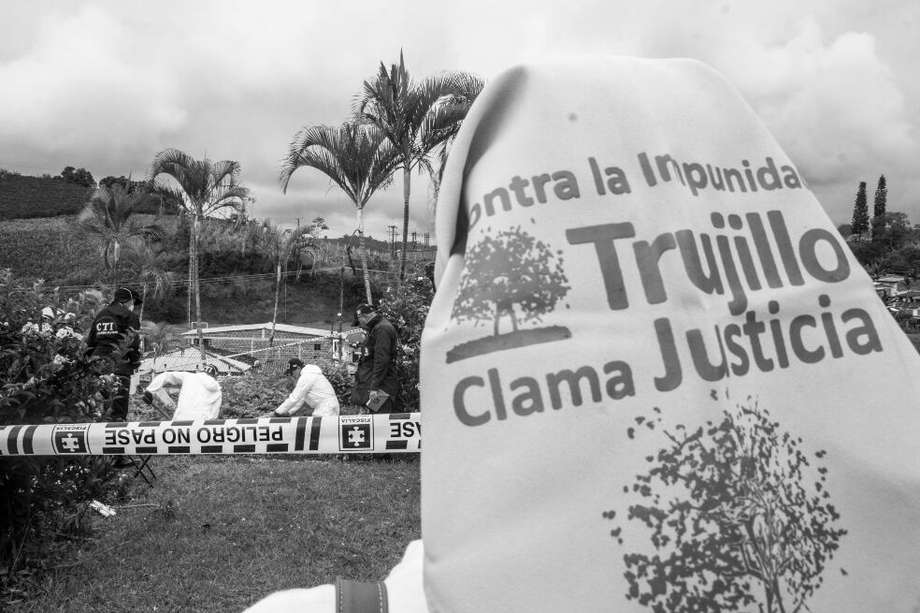 Sobre la masacre de Trujillo pesan acusaciones contundentes de alianzas entre miembros de la fuerza pública y de grupos armados ilegales.