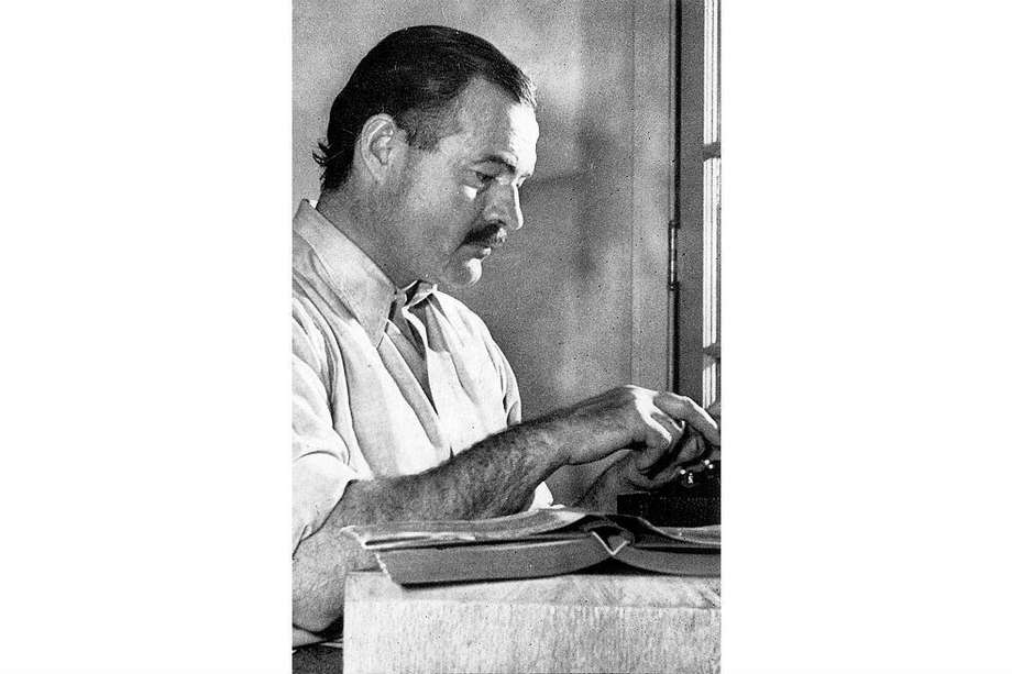 Ernest Hemingway nació en 1899 en Illinois (Estados Unidos), y murió en 1961 en Idaho.