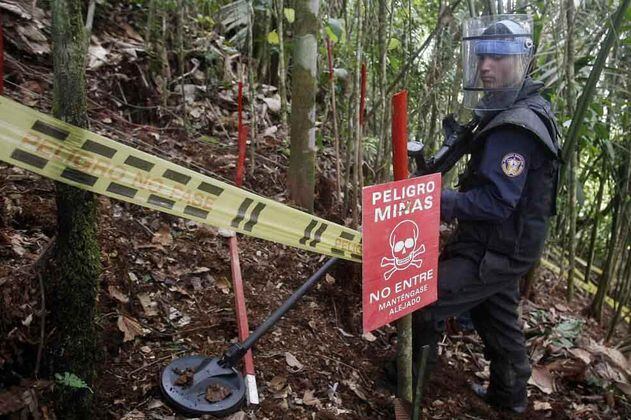 Cinco militares heridos tras caer en campo minado en Tarazá, Antioquia