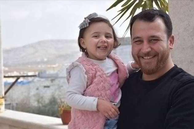 El padre que inventó un juego para que su hija no se asuste con los bombardeos en Siria 