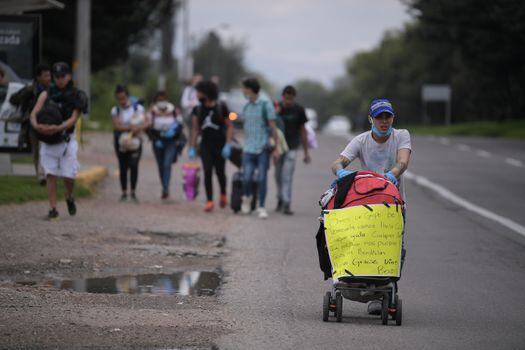 Migrantes venezolanos siguen saliendo a diario, a pesar de las restricciones impuestas en las fronteras por el coronavirus. / Archivo